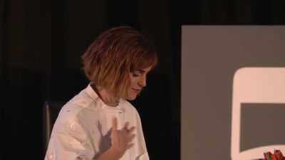 EmmaWatsonFan-nl_2016OurSharedShelf-InCoversationWithGloriaSteinem3664.jpg