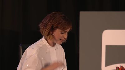 EmmaWatsonFan-nl_2016OurSharedShelf-InCoversationWithGloriaSteinem3668.jpg