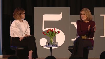 EmmaWatsonFan-nl_2016OurSharedShelf-InCoversationWithGloriaSteinem4410.jpg