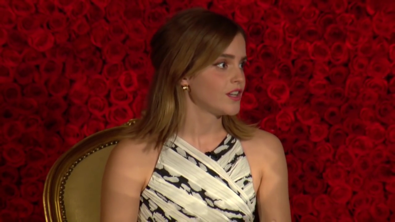 EmmaWatsonFan-dot-nl_BeautyAndTheBeastPersConferentieLA0339.jpg