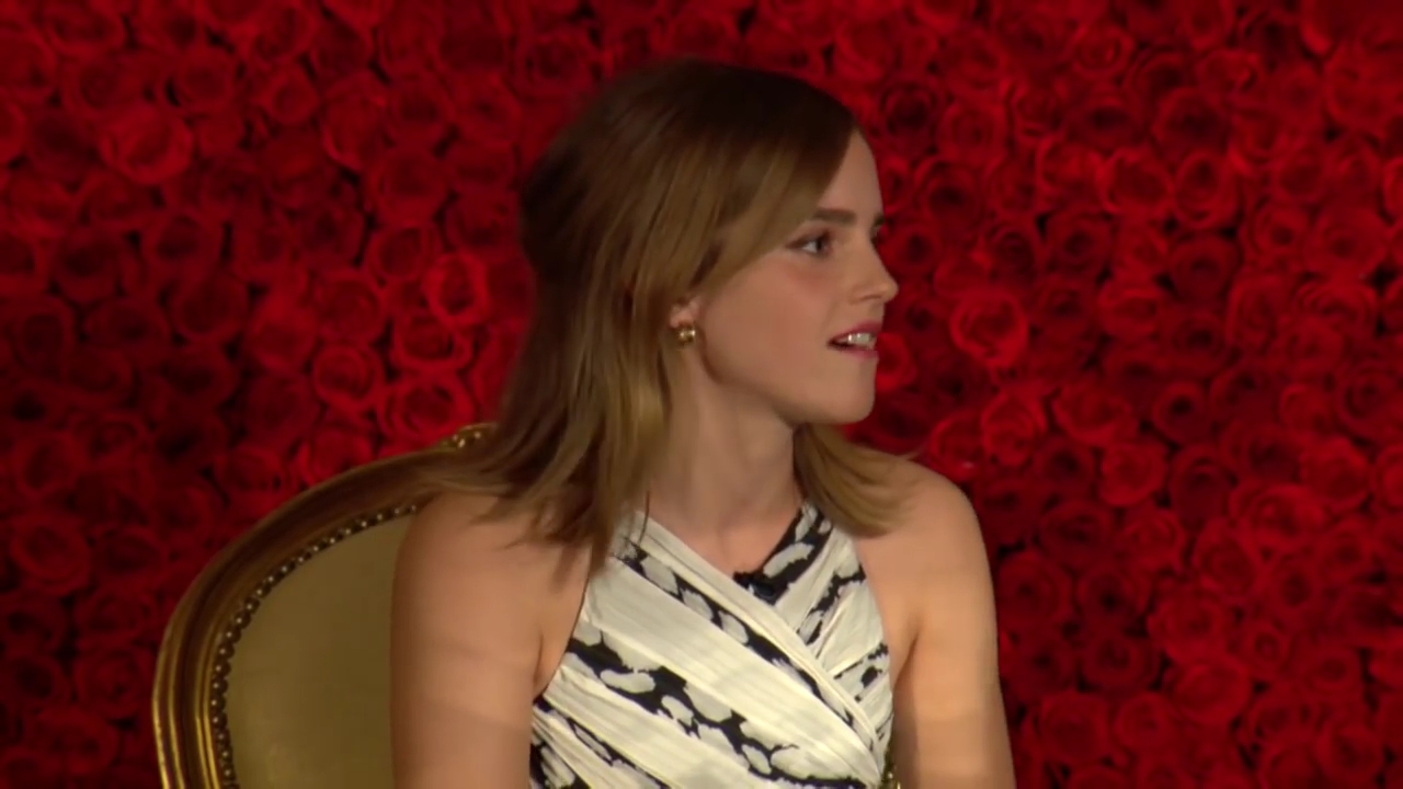 EmmaWatsonFan-dot-nl_BeautyAndTheBeastPersConferentieLA0379.jpg