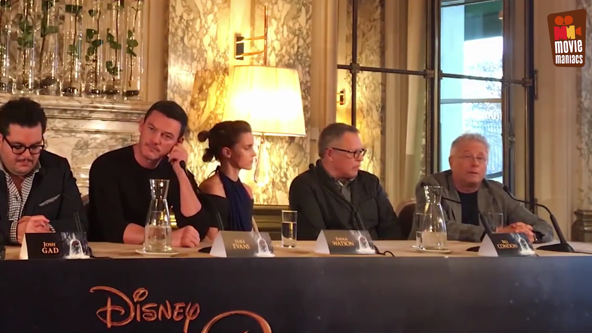 EmmaWatsonFan-dot-nl_BeautyAndTheBeastPersConferentieParijs1621.jpg EmmaWatsonFan-dot-nl_BeautyAndTheBeastPersConferentieParijs1621.jpg