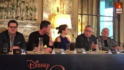 EmmaWatsonFan-dot-nl_BeautyAndTheBeastPersConferentieParijs0315.jpg