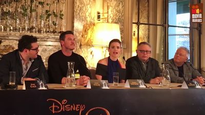 EmmaWatsonFan-dot-nl_BeautyAndTheBeastPersConferentieParijs2087.jpg