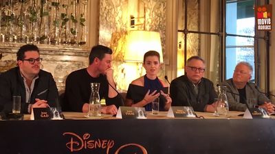 EmmaWatsonFan-dot-nl_BeautyAndTheBeastPersConferentieParijs2142.jpg