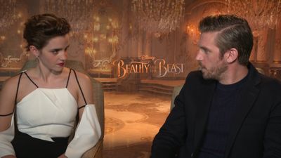 EmmaWatsonFan-dot-NL_2017BeautyAndTheBeastPressJunket-CinemaBlend0022.jpg