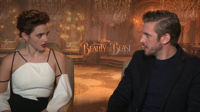 EmmaWatsonFan-dot-NL_2017BeautyAndTheBeastPressJunket-CinemaBlend0023.jpg