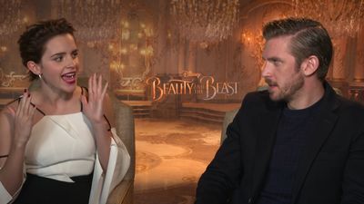 EmmaWatsonFan-dot-NL_2017BeautyAndTheBeastPressJunket-CinemaBlend0038.jpg