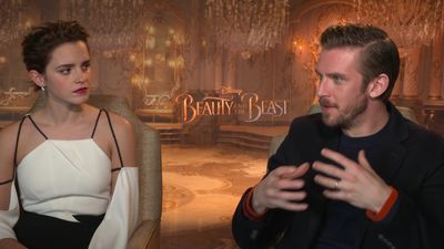 EmmaWatsonFan-dot-NL_2017BeautyAndTheBeastPressJunket-CinemaBlend0083.jpg