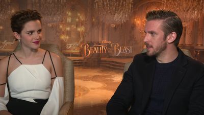 EmmaWatsonFan-dot-NL_2017BeautyAndTheBeastPressJunket-CinemaBlend0096.jpg