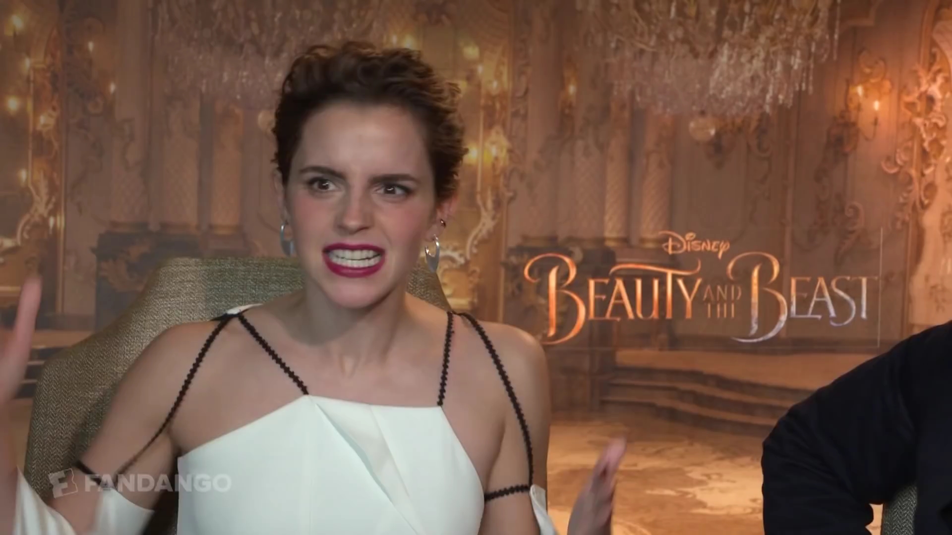 EmmaWatsonFan-dot-NL_2017BeautyAndTheBeastPressJunket-Fandango0008.jpg EmmaWatsonFan-dot-NL_2017BeautyAndTheBeastPressJunket-Fandango0008.jpg