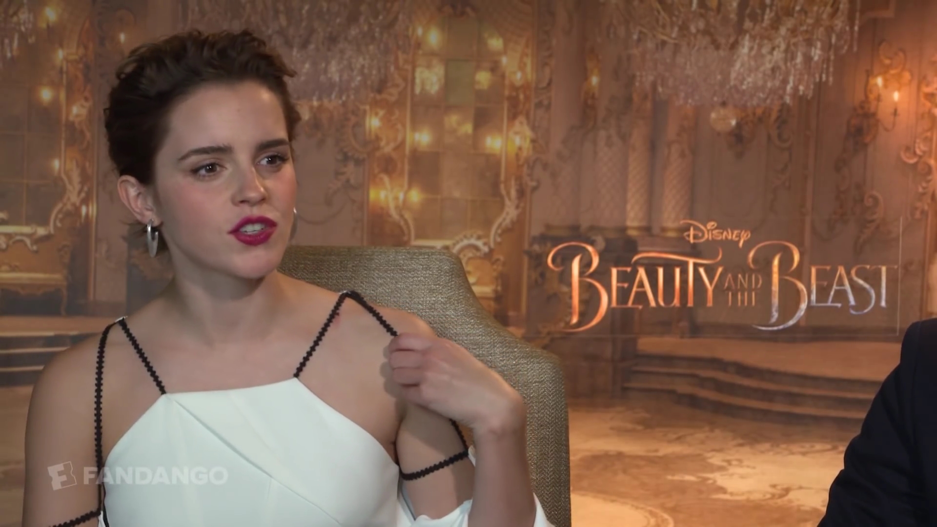 EmmaWatsonFan-dot-NL_2017BeautyAndTheBeastPressJunket-Fandango0114.jpg EmmaWatsonFan-dot-NL_2017BeautyAndTheBeastPressJunket-Fandango0114.jpg