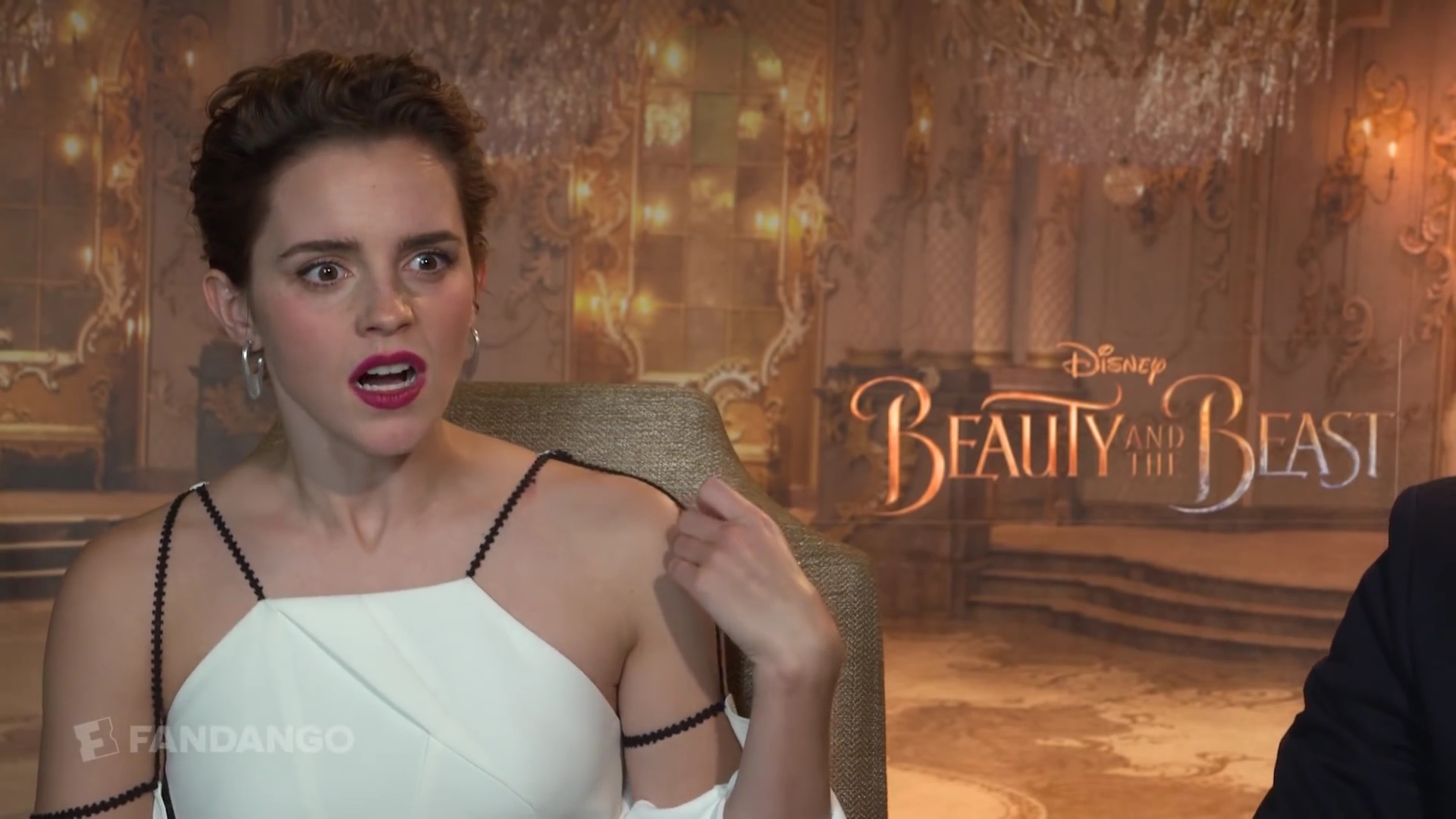 EmmaWatsonFan-dot-NL_2017BeautyAndTheBeastPressJunket-Fandango0115.jpg EmmaWatsonFan-dot-NL_2017BeautyAndTheBeastPressJunket-Fandango0115.jpg