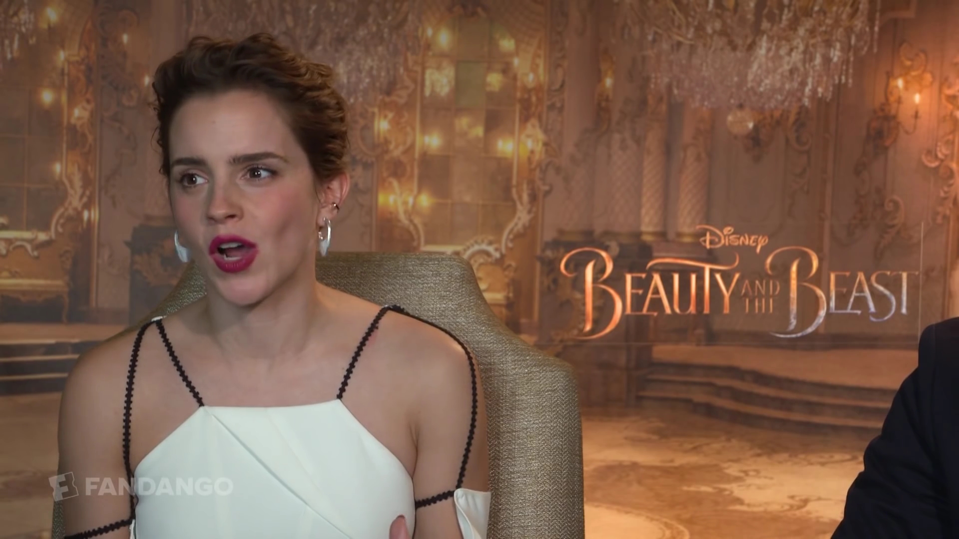 EmmaWatsonFan-dot-NL_2017BeautyAndTheBeastPressJunket-Fandango0117.jpg EmmaWatsonFan-dot-NL_2017BeautyAndTheBeastPressJunket-Fandango0117.jpg