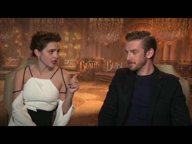 EmmaWatsonFan-dot-NL_BeautyAndTheBeastPressJunket-HollywoodXYZ0143.jpg