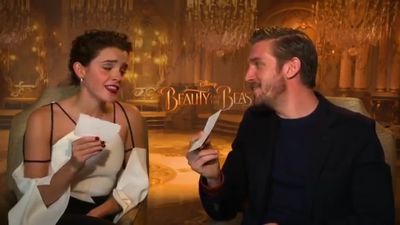 EmmaWatsonFan-dot-NL_BeautyAndTheBeastPressJunket-MatthewHoffmanTV0035.jpg