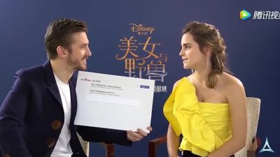 EmmaWatsonFan-dot-NL_BeautyAndTheBeastPressJunket-ShanghaiInterview0043.jpg