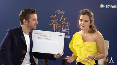 EmmaWatsonFan-dot-NL_BeautyAndTheBeastPressJunket-ShanghaiInterview0049.jpg