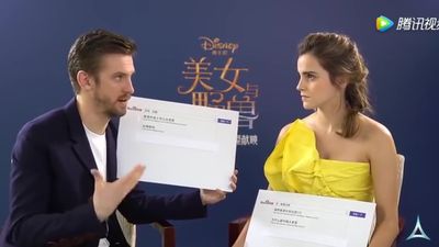 EmmaWatsonFan-dot-NL_BeautyAndTheBeastPressJunket-ShanghaiInterview0098.jpg