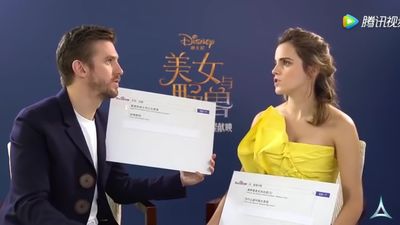 EmmaWatsonFan-dot-NL_BeautyAndTheBeastPressJunket-ShanghaiInterview0105.jpg