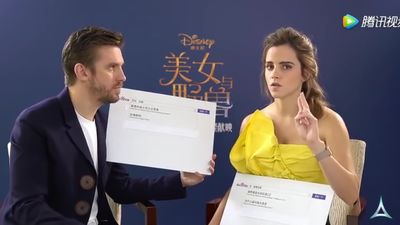 EmmaWatsonFan-dot-NL_BeautyAndTheBeastPressJunket-ShanghaiInterview0106.jpg