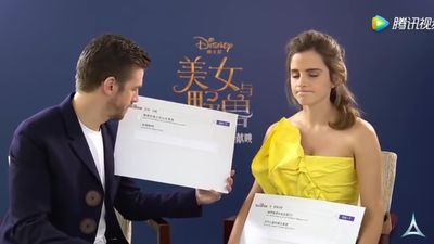 EmmaWatsonFan-dot-NL_BeautyAndTheBeastPressJunket-ShanghaiInterview0109.jpg