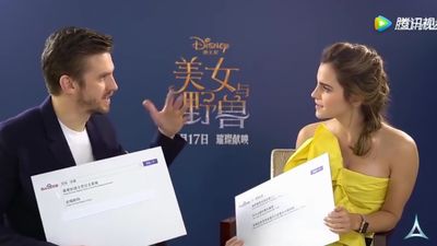 EmmaWatsonFan-dot-NL_BeautyAndTheBeastPressJunket-ShanghaiInterview0132.jpg