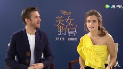 EmmaWatsonFan-dot-NL_BeautyAndTheBeastPressJunket-ShanghaiInterview0199.jpg