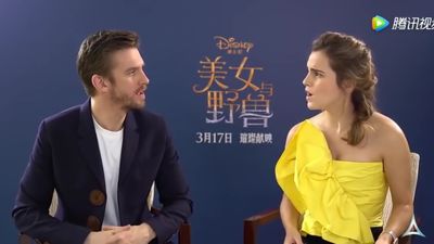 EmmaWatsonFan-dot-NL_BeautyAndTheBeastPressJunket-ShanghaiInterview0201.jpg