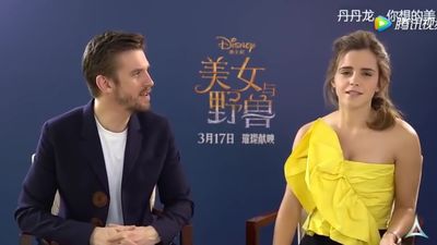 EmmaWatsonFan-dot-NL_BeautyAndTheBeastPressJunket-ShanghaiInterview0205.jpg