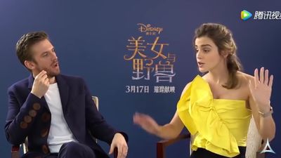 EmmaWatsonFan-dot-NL_BeautyAndTheBeastPressJunket-ShanghaiInterview0213.jpg