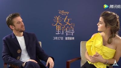 EmmaWatsonFan-dot-NL_BeautyAndTheBeastPressJunket-ShanghaiInterview0218.jpg