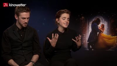 EmmaWatsonFan-dot-NL_BeautyAndTheBeastPressJunket-Kinowetter0123.jpg