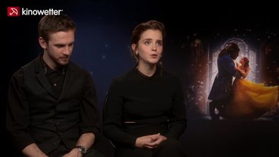 EmmaWatsonFan-dot-NL_BeautyAndTheBeastPressJunket-Kinowetter0129.jpg