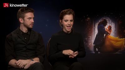 EmmaWatsonFan-dot-NL_BeautyAndTheBeastPressJunket-Kinowetter0348.jpg