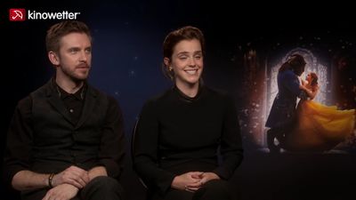 EmmaWatsonFan-dot-NL_BeautyAndTheBeastPressJunket-Kinowetter0395.jpg