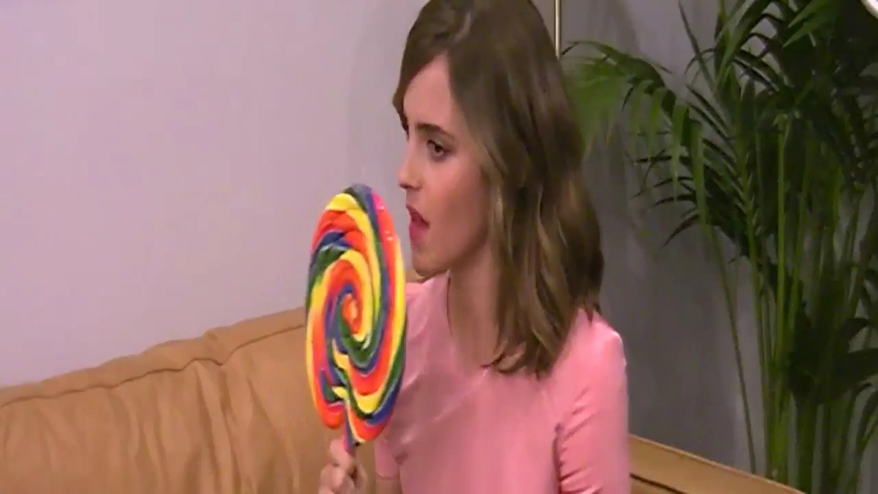 EmmaWatsonFan-nl_2017Ellen0553.jpg