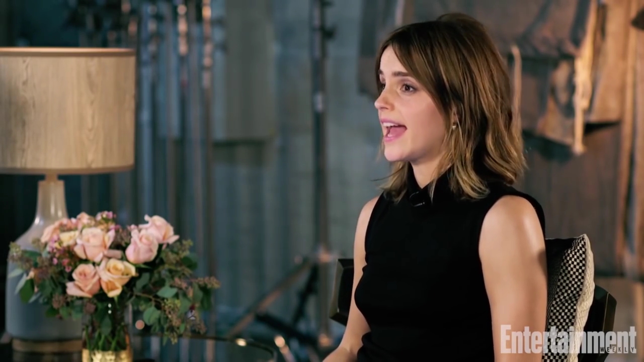 EmmaWatsonFan-nl_2017EntertainmentWeekly_KidsAskEmmaWatsonAboutBeautyAndTheBeastHarryPotterMore0103.jpg