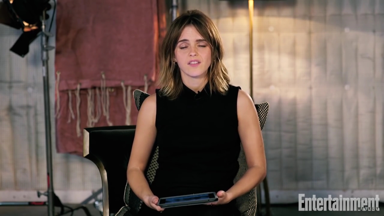 EmmaWatsonFan-nl_2017EntertainmentWeekly_KidsAskEmmaWatsonAboutBeautyAndTheBeastHarryPotterMore0113.jpg