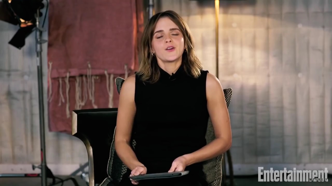 EmmaWatsonFan-nl_2017EntertainmentWeekly_KidsAskEmmaWatsonAboutBeautyAndTheBeastHarryPotterMore0175.jpg