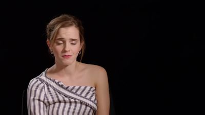 EmmaWatsonFan-dot-nl_TheCirclePressJunkets-Screenslam0313.jpg