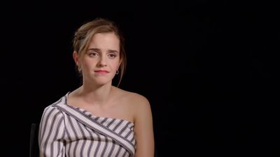 EmmaWatsonFan-dot-nl_TheCirclePressJunkets-Screenslam0316.jpg