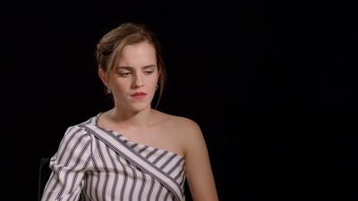 EmmaWatsonFan-dot-nl_TheCirclePressJunkets-Screenslam0403.jpg