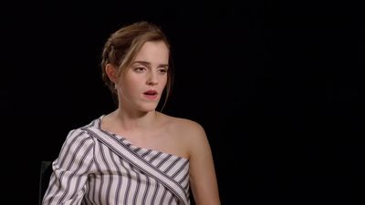 EmmaWatsonFan-dot-nl_TheCirclePressJunkets-Screenslam0417.jpg