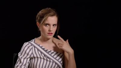 EmmaWatsonFan-dot-nl_TheCirclePressJunkets-Screenslam0419.jpg