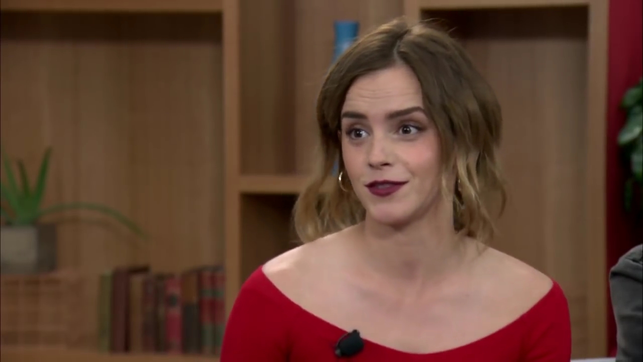 EmmaWatsonFan-dot-nl_TheCircle-TwitterQandA0689.jpg