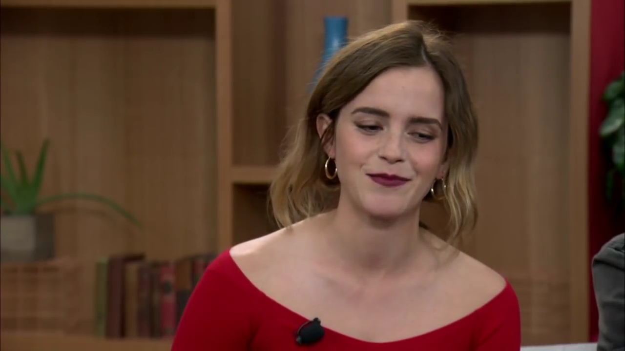 EmmaWatsonFan-dot-nl_TheCircle-TwitterQandA0699.jpg