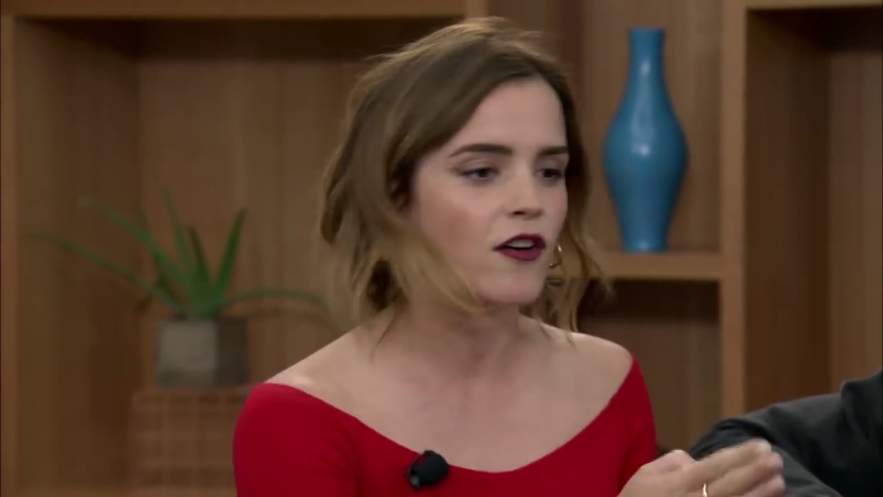 EmmaWatsonFan-dot-nl_TheCircle-TwitterQandA2308.jpg