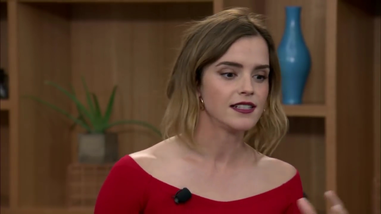 EmmaWatsonFan-dot-nl_TheCircle-TwitterQandA2754.jpg