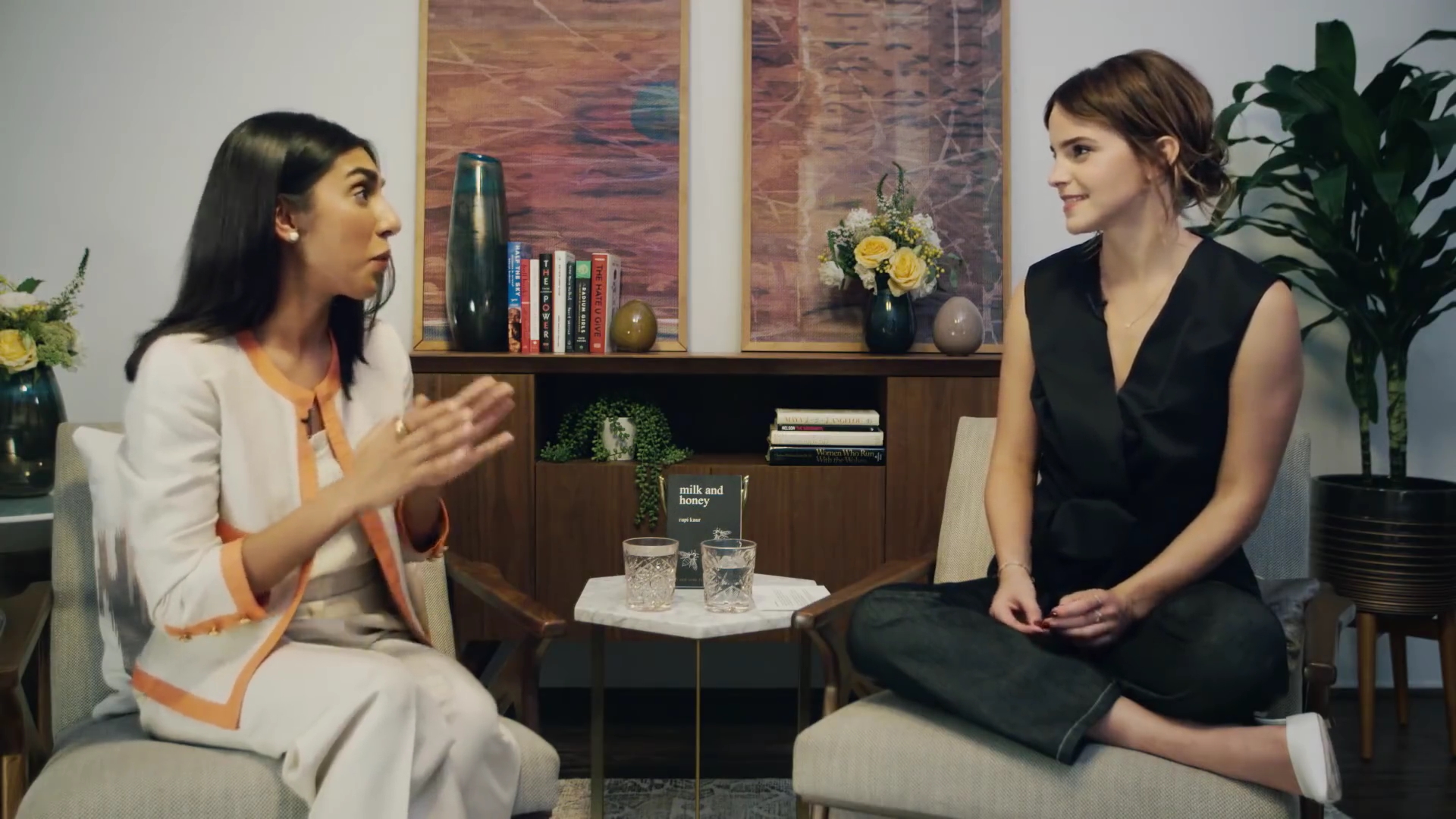 EmmaWatsonFan-dot-NL_2018OurSharedShelfWithRupiKaur0180.jpg EmmaWatsonFan-dot-NL_2018OurSharedShelfWithRupiKaur0180.jpg